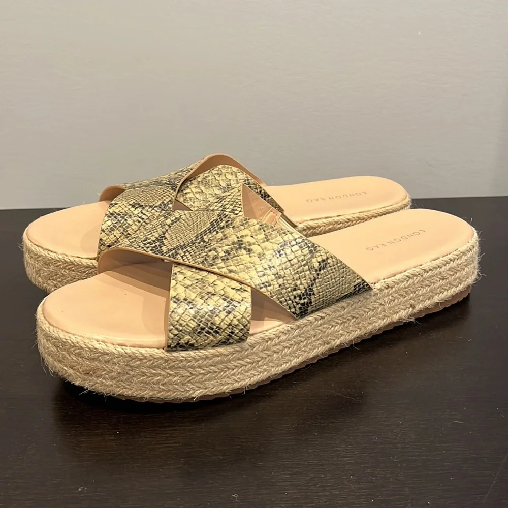London Rag | EUC Snakeprint Espadrille Slide Sandals